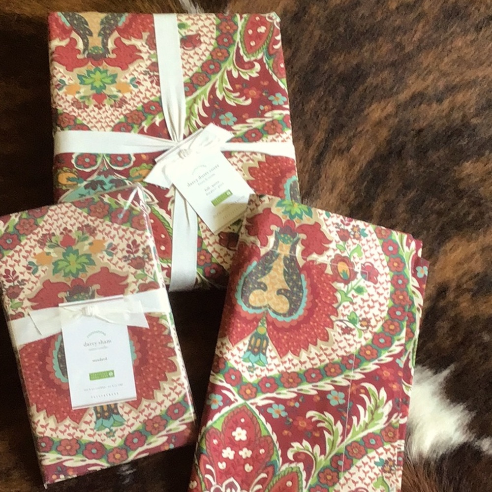 Pottery Barn Red Darcy Full Queen Duvet Set